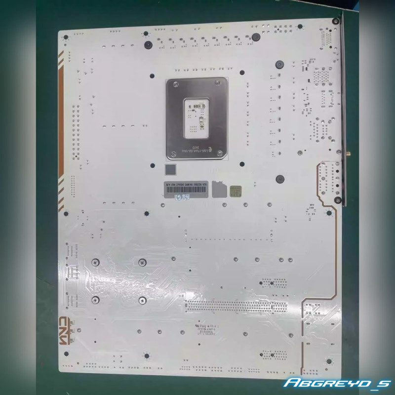 Colorful CVN Z790D5 GAMING FROZEN V20 + i5-13600KF