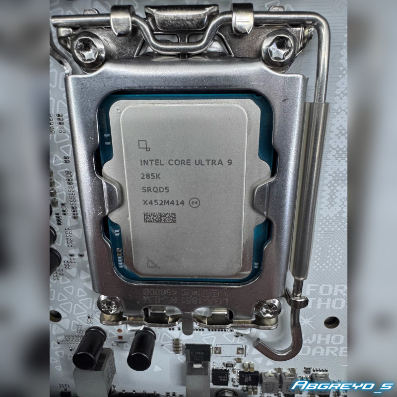 ASUS ROG STRIX Z890-A GAMING WIFI 5 + 9 285K + DDR5 96GB