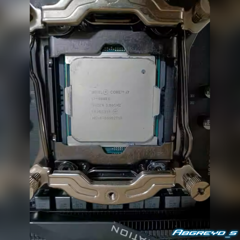 GIGABYTE X299-WU8 + i7-9800X