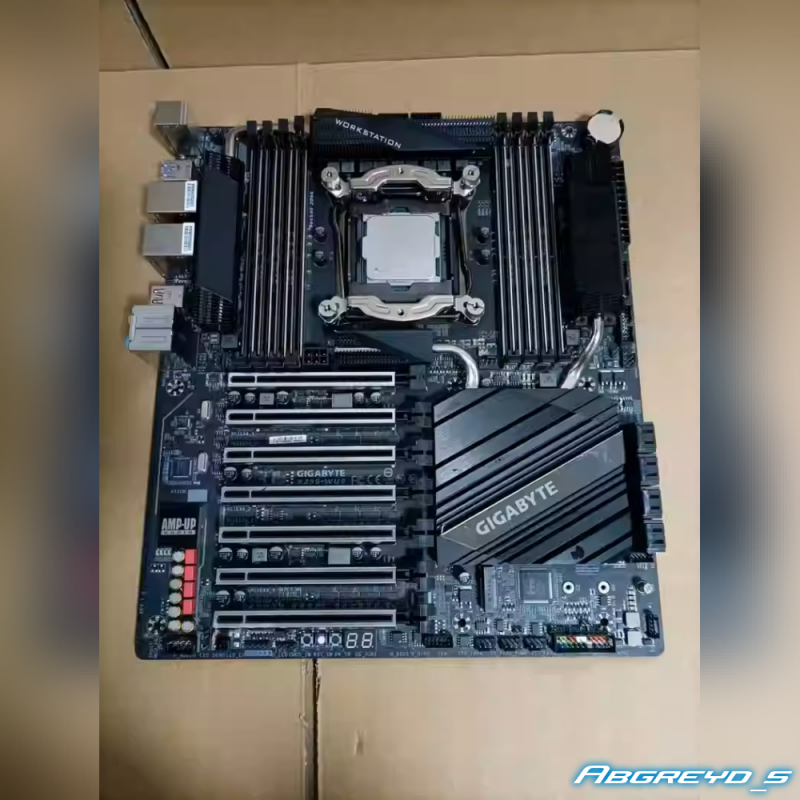 GIGABYTE X299-WU8 + i7-9800X