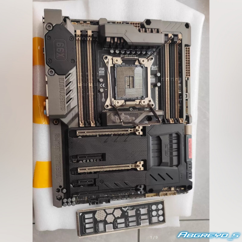 ASUS SABERTOOTH X99