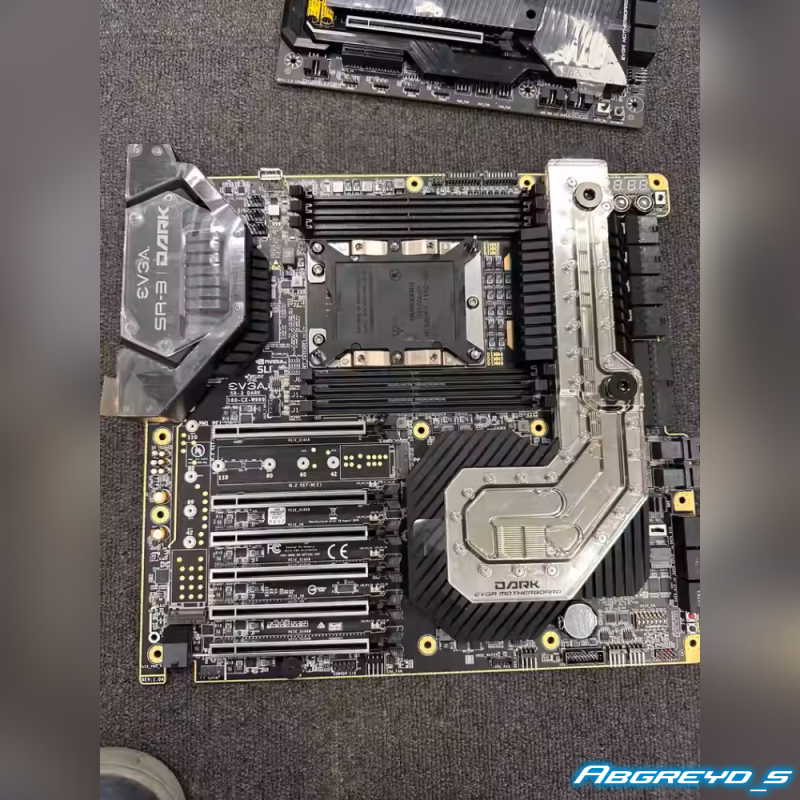 EVGA SR-3 DARK