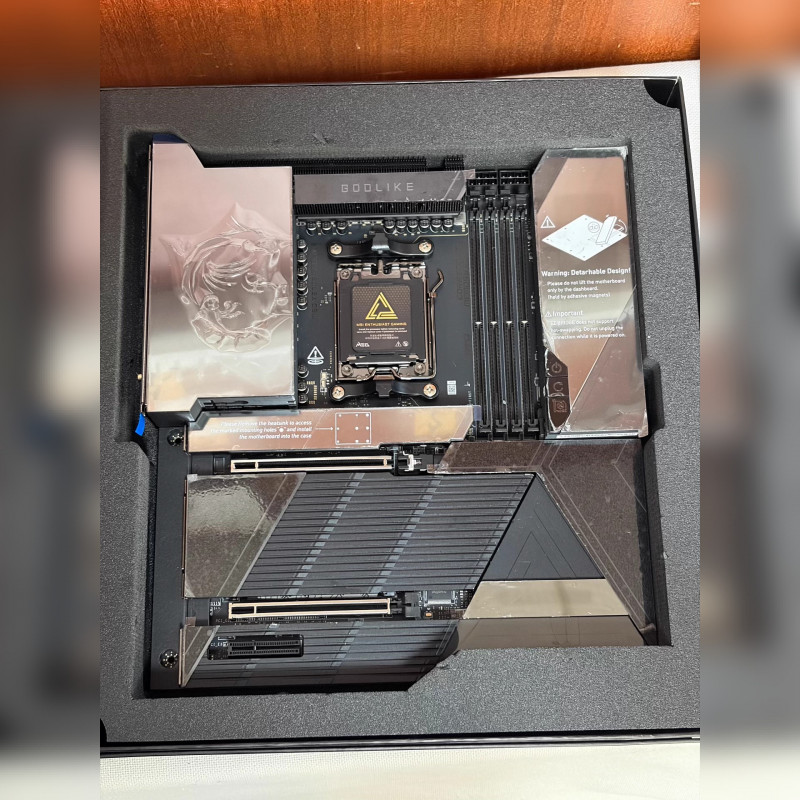 MSI MEG X870E GODLIKE