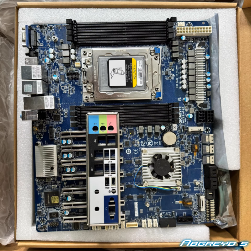 GIGABYTE MC62-G40