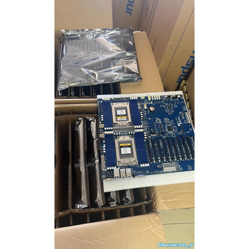 GIGABYTE MZF2-AC0 + 2*AMD EPYC 7763