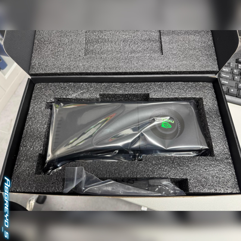 NVIDIA GeForce RTX 5080 16GB