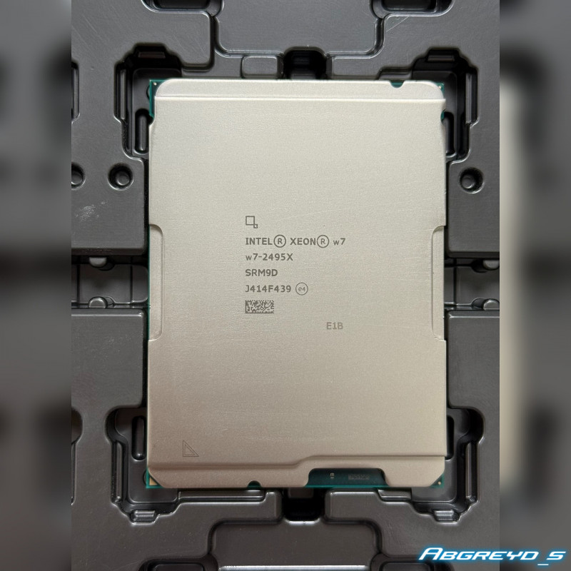 Intel Xeon w7-2495X 24C/48T, 45 МБ L3, LGA 4677
